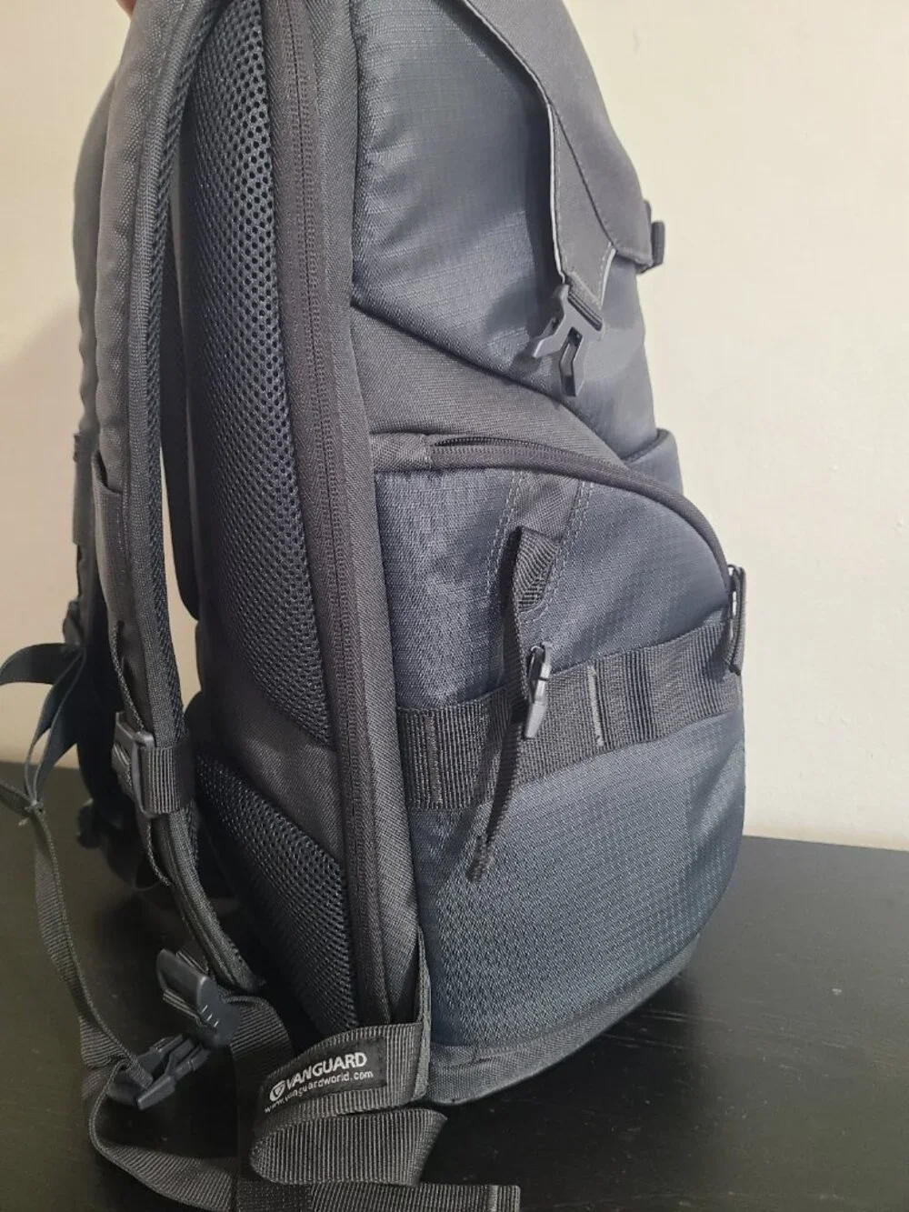 Vanguard ADAPTOR48 Backpack Camera 16'' Laptop Tripod Divider Bag Case Gray